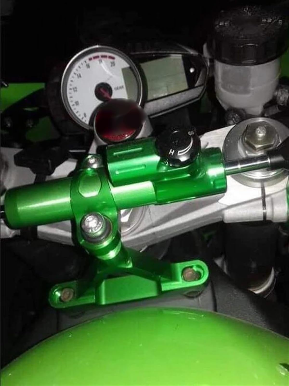 D5様 三菱 デリカD：5 2.2 D パワーパッケージ ディーゼルターボ 4WD 2014年